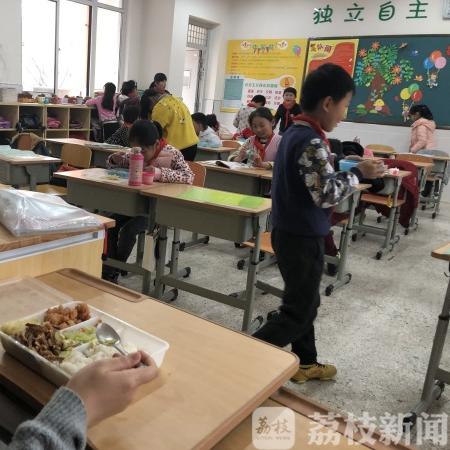 校长食堂与学生餐，同餐不同命？