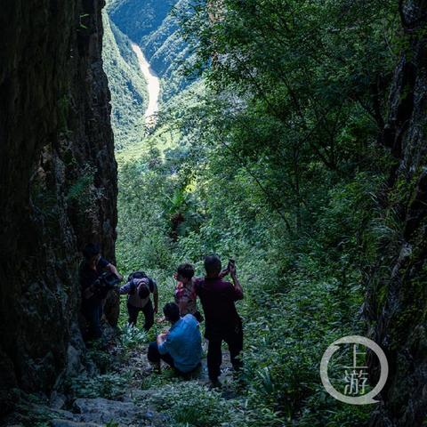 巨轮出山，红岩金刚——揭秘城市建筑的钢铁力量